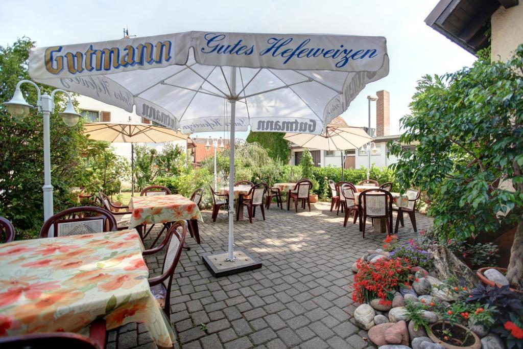 Gasthaus Zum Hirschen Оберриксинген Экстерьер фото